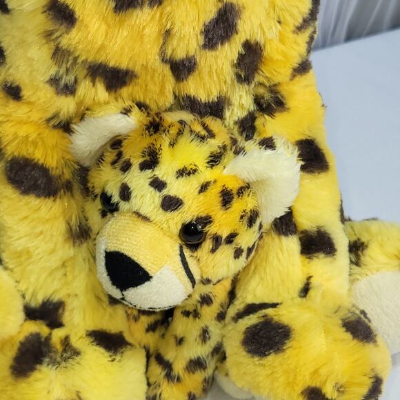 National Geographic Cheetah Spotted Momma Cat and Baby Stuffed Plush Animal Toy - Picture 3 of 14